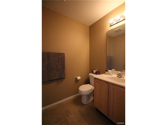 724 Hyde Dr, O'fallon, MO 63366 photo 7