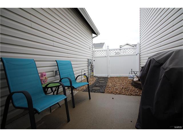 724 Hyde Dr, O'fallon, MO 63366 photo 16