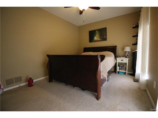 724 Hyde Dr, O'fallon, MO 63366 photo 11