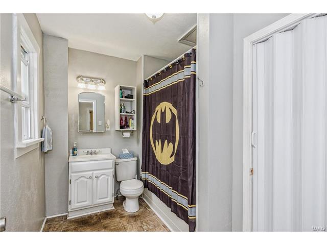 217 E Holden Ave, Saint Louis, MO 63125 photo 18