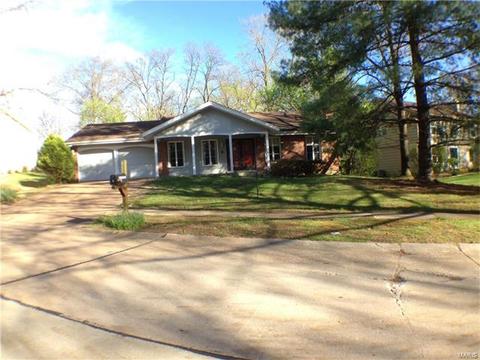1 Timberstone Ct, Ballwin, MO 63021 photo 2