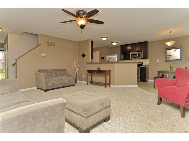 326 Wild Oak Dr, O'fallon, MO 63368 photo 4