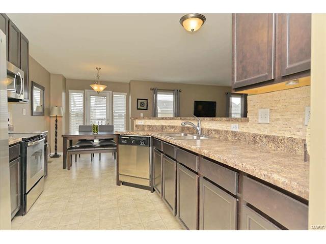 326 Wild Oak Dr, O'fallon, MO 63368 photo 9