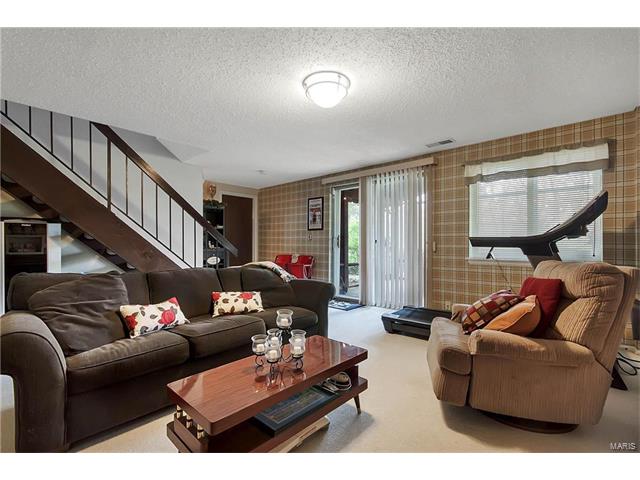 800 Paquerette Ct, Ballwin, MO 63021 photo 16