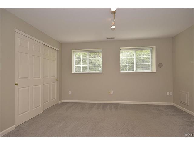 816 Hanna Ct, Ballwin, MO 63021 photo 23