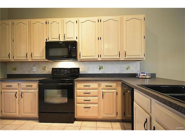 816 Hanna Ct, Ballwin, MO 63021 photo 14