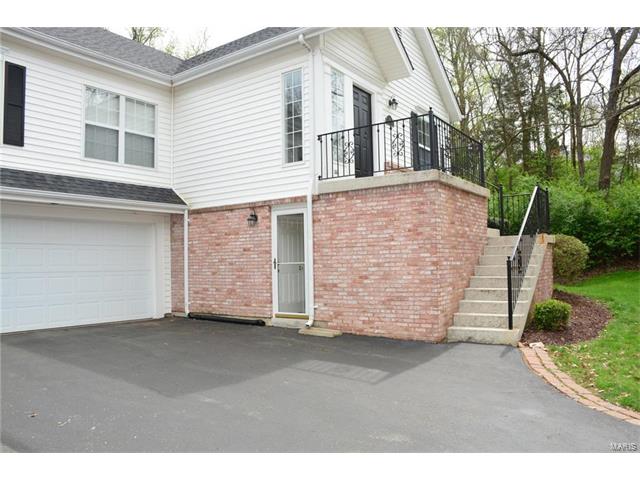 816 Hanna Ct, Ballwin, MO 63021 photo 2