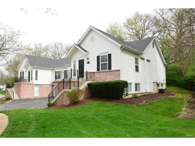 816 Hanna Ct, Ballwin, MO 63021 photo 3