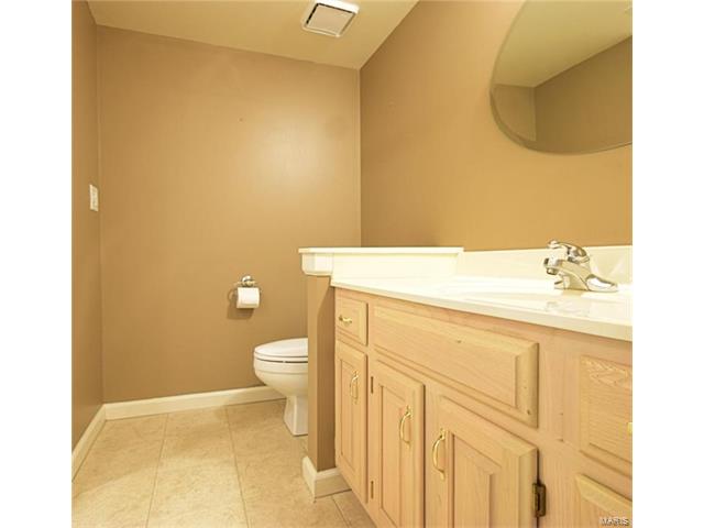 816 Hanna Ct, Ballwin, MO 63021 photo 25