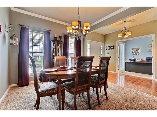 391 Buckhurst Dr, Ballwin, MO 63021 photo 4