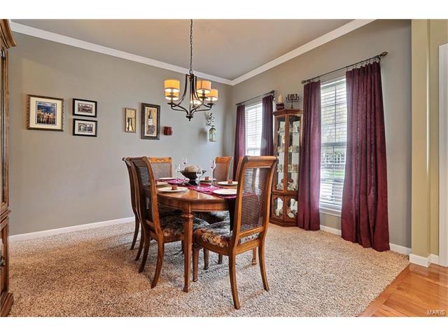 391 Buckhurst Dr, Ballwin, MO 63021 photo 3