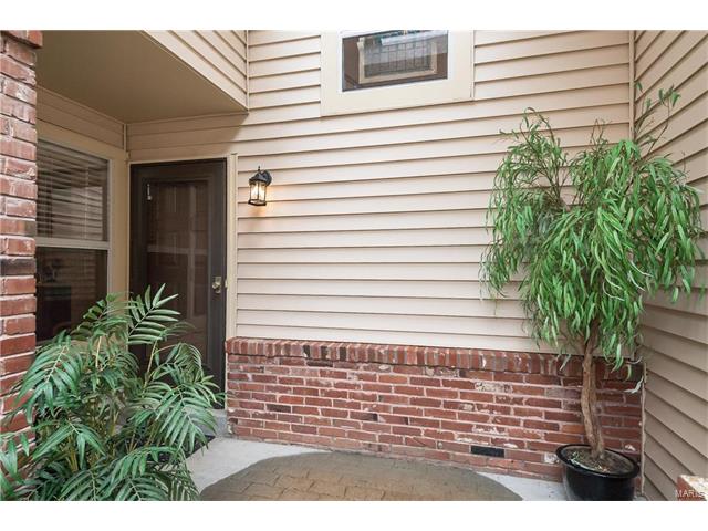 1264 Meadow Knoll Ct, Ballwin, MO 63021 photo 3
