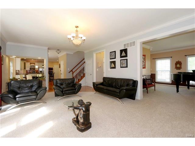 939 Castle Pines Dr, Ballwin, MO 63021 photo 6