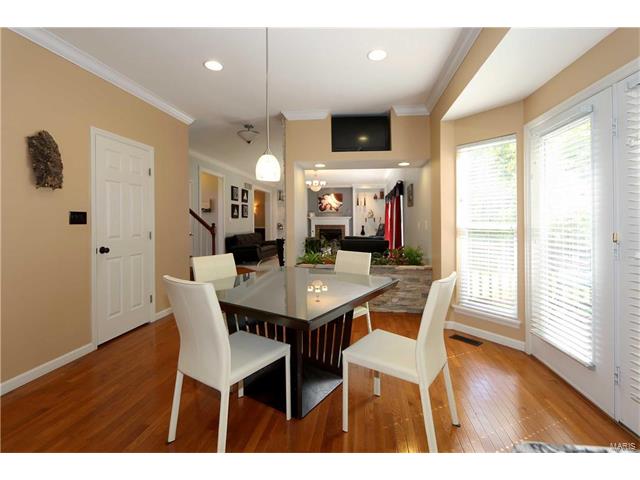 939 Castle Pines Dr, Ballwin, MO 63021 photo 10