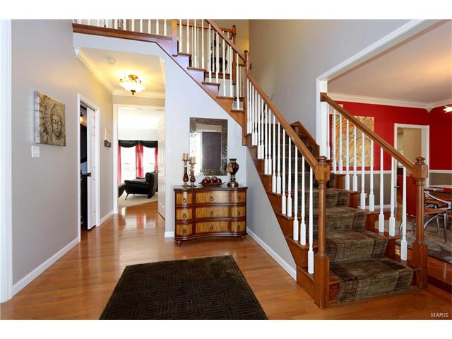 939 Castle Pines Dr, Ballwin, MO 63021 photo 2