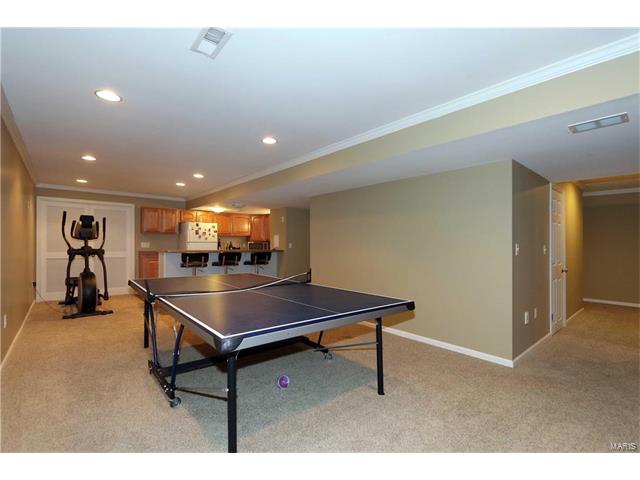 939 Castle Pines Dr, Ballwin, MO 63021 photo 31