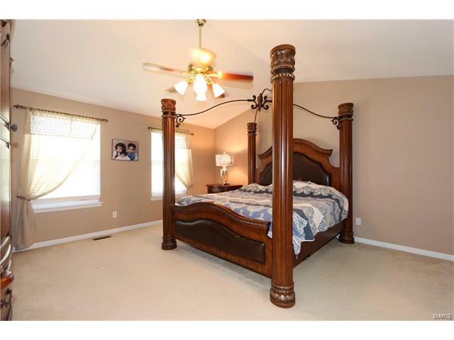 939 Castle Pines Dr, Ballwin, MO 63021 photo 20