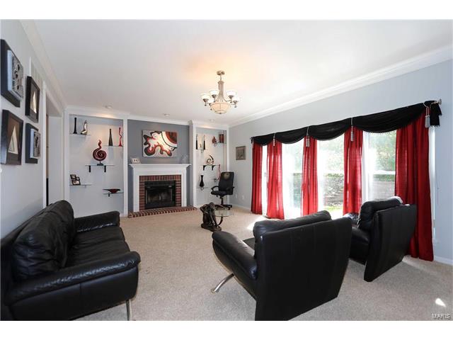 939 Castle Pines Dr, Ballwin, MO 63021 photo 8