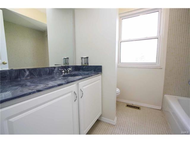 13268 Windygate Ln, Saint Louis, MO 63146 photo 20