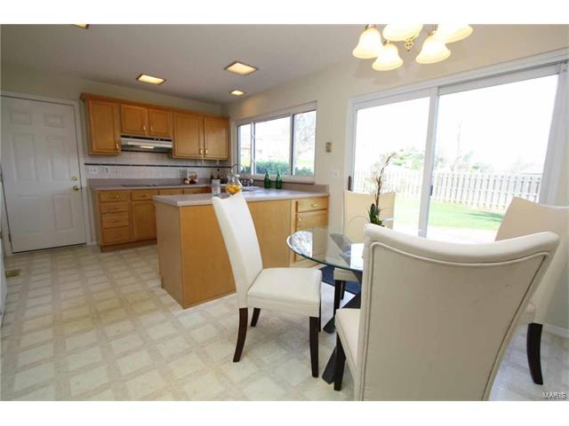 13268 Windygate Ln, Saint Louis, MO 63146 photo 9