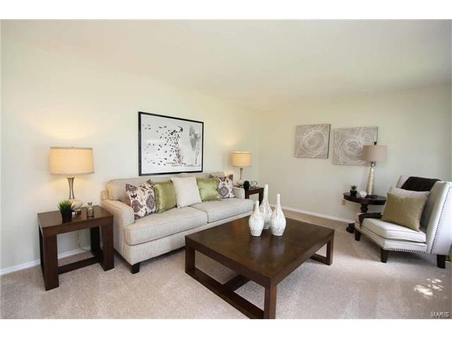13268 Windygate Ln, Saint Louis, MO 63146 photo 3
