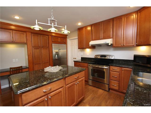942 Wynhaven Ln, Ballwin, MO 63011 photo 9