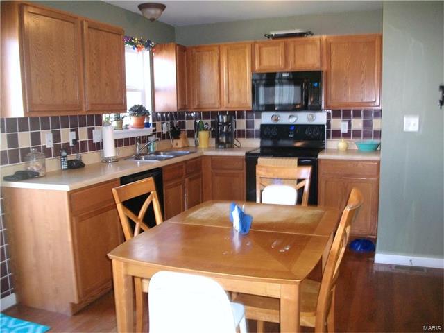 321 Wild Oak Dr, O'fallon, MO 63368 photo 3