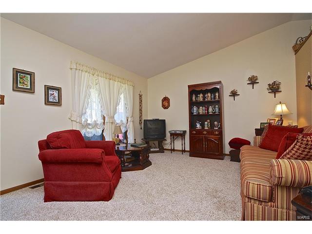 113 Hickory Hill Dr, Eureka, MO 63025 photo 2