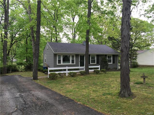 625 Nancy Pl, Ballwin, MO 63021 photo 2