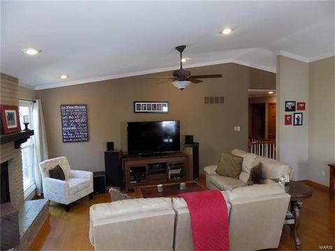 518 Oak Brg, Ballwin, MO 63021 photo 2