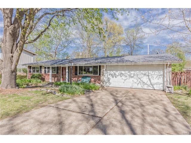 2 Timberleigh, Ballwin, MO 63021 photo 1