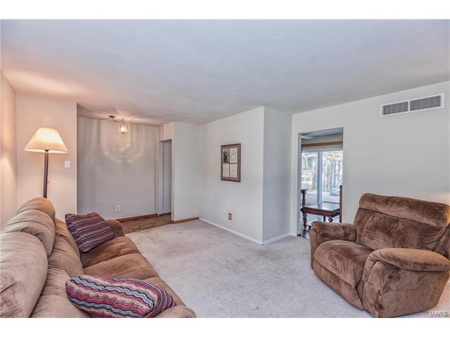 2 Timberleigh, Ballwin, MO 63021 photo 7