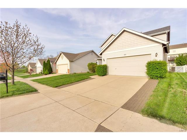 221 Spring Borough Dr, O'fallon, MO 63368 photo 5