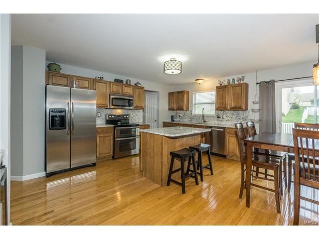 221 Spring Borough Dr, O'fallon, MO 63368 photo 13