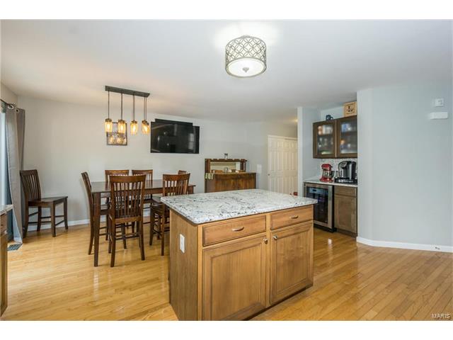221 Spring Borough Dr, O'fallon, MO 63368 photo 12