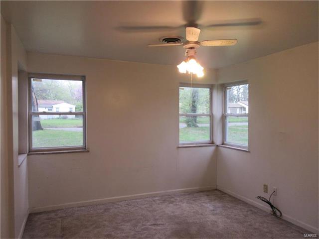 533 Ford Dr, Saint Louis, MO 63135 photo 7