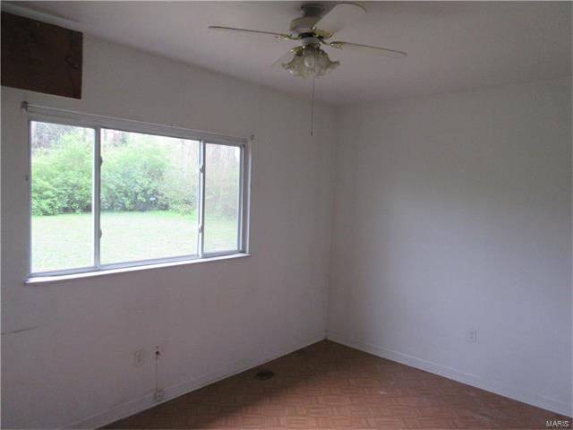 533 Ford Dr, Saint Louis, MO 63135 photo 6