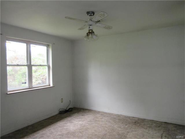 533 Ford Dr, Saint Louis, MO 63135 photo 9