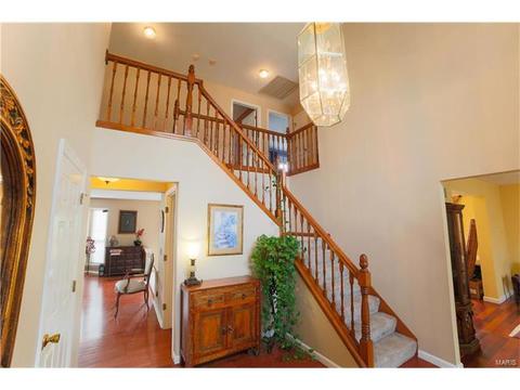13047 Barrett Mdws, Ballwin, MO 63021 photo 2