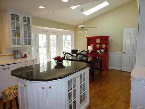 15915 Wetherburn Rd, Chesterfield, MO 63017 photo 11