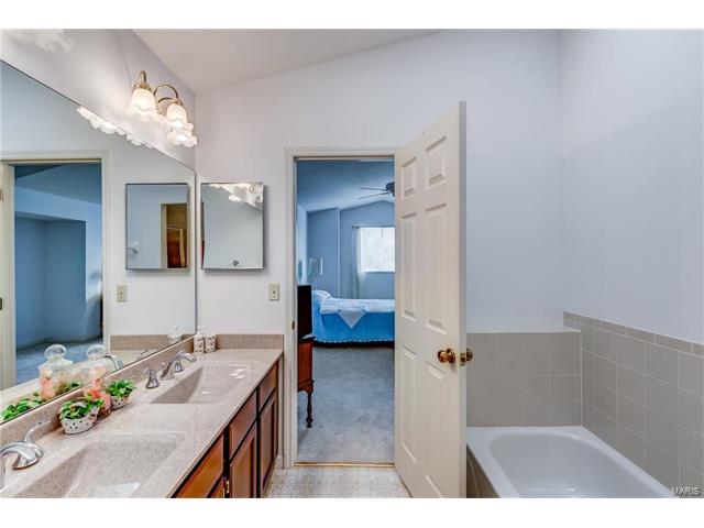 626 Sandy Smt, Ballwin, MO 63021 photo 25