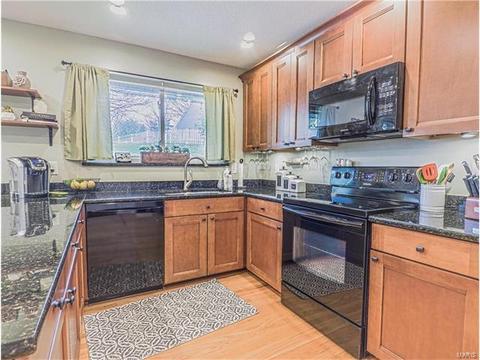562 Spragues Mill Ct, Ballwin, MO 63011 photo 14