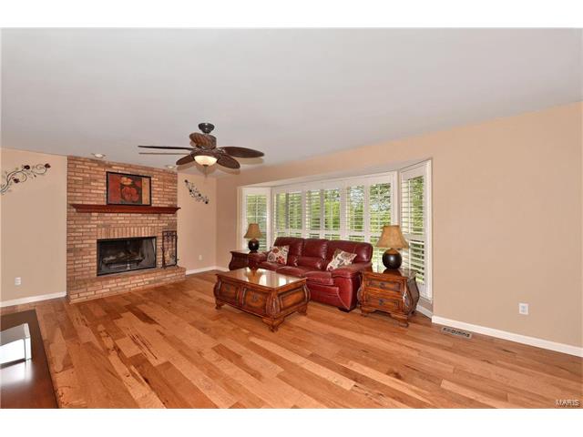 13046 Barrett Meadows Dr, Ballwin, MO 63021 photo 5