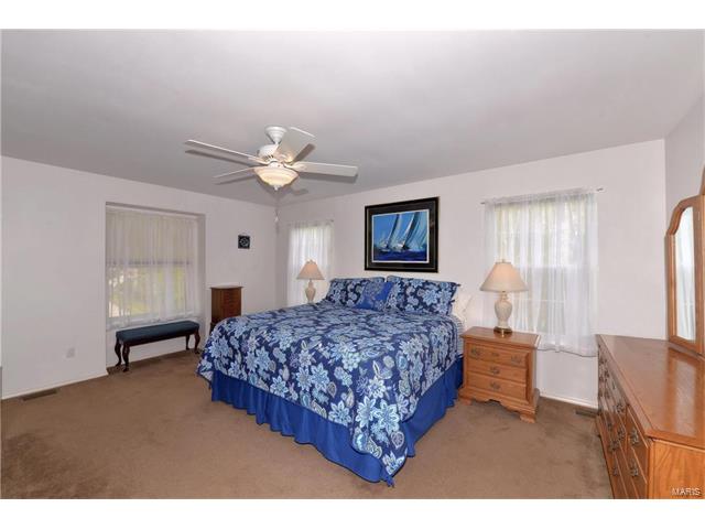 13046 Barrett Meadows Dr, Ballwin, MO 63021 photo 9