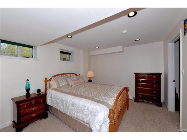 13046 Barrett Meadows Dr, Ballwin, MO 63021 photo 18