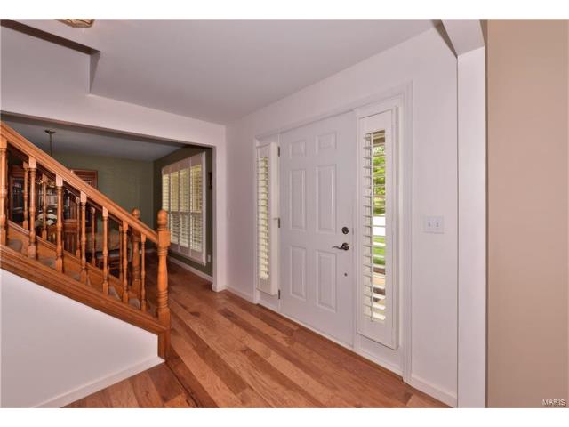 13046 Barrett Meadows Dr, Ballwin, MO 63021 photo 2