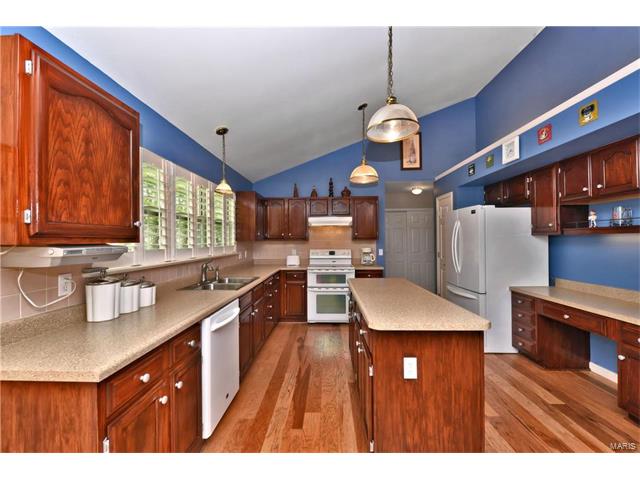 13046 Barrett Meadows Dr, Ballwin, MO 63021 photo 7