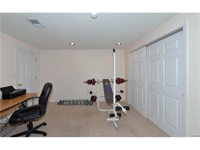 13046 Barrett Meadows Dr, Ballwin, MO 63021 photo 17