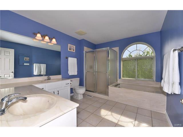 13046 Barrett Meadows Dr, Ballwin, MO 63021 photo 10