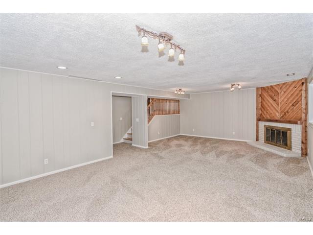 1325 Charing Cross Ln, Ballwin, MO 63021 photo 23